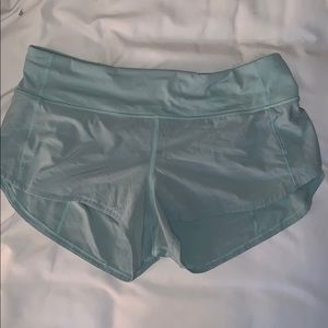LuluLemon speed up shorts 2.5 in